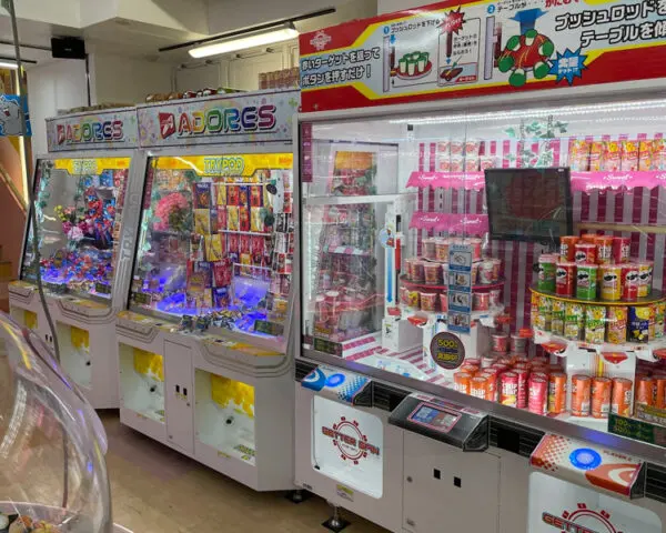 ゲームセンター 景品 ストーン 他色々 448台】宇宙一クレーンゲームが多い超巨大ゲーセンで景品取り